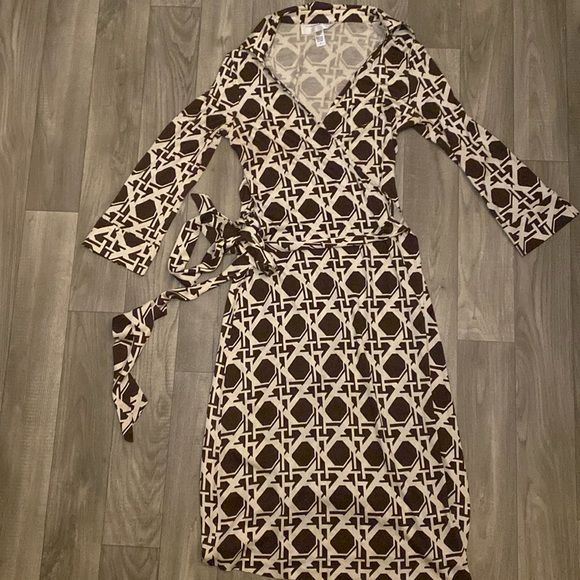 Diane Von Furstenberg Vintage Wrap Dress - Picture 2 of 5